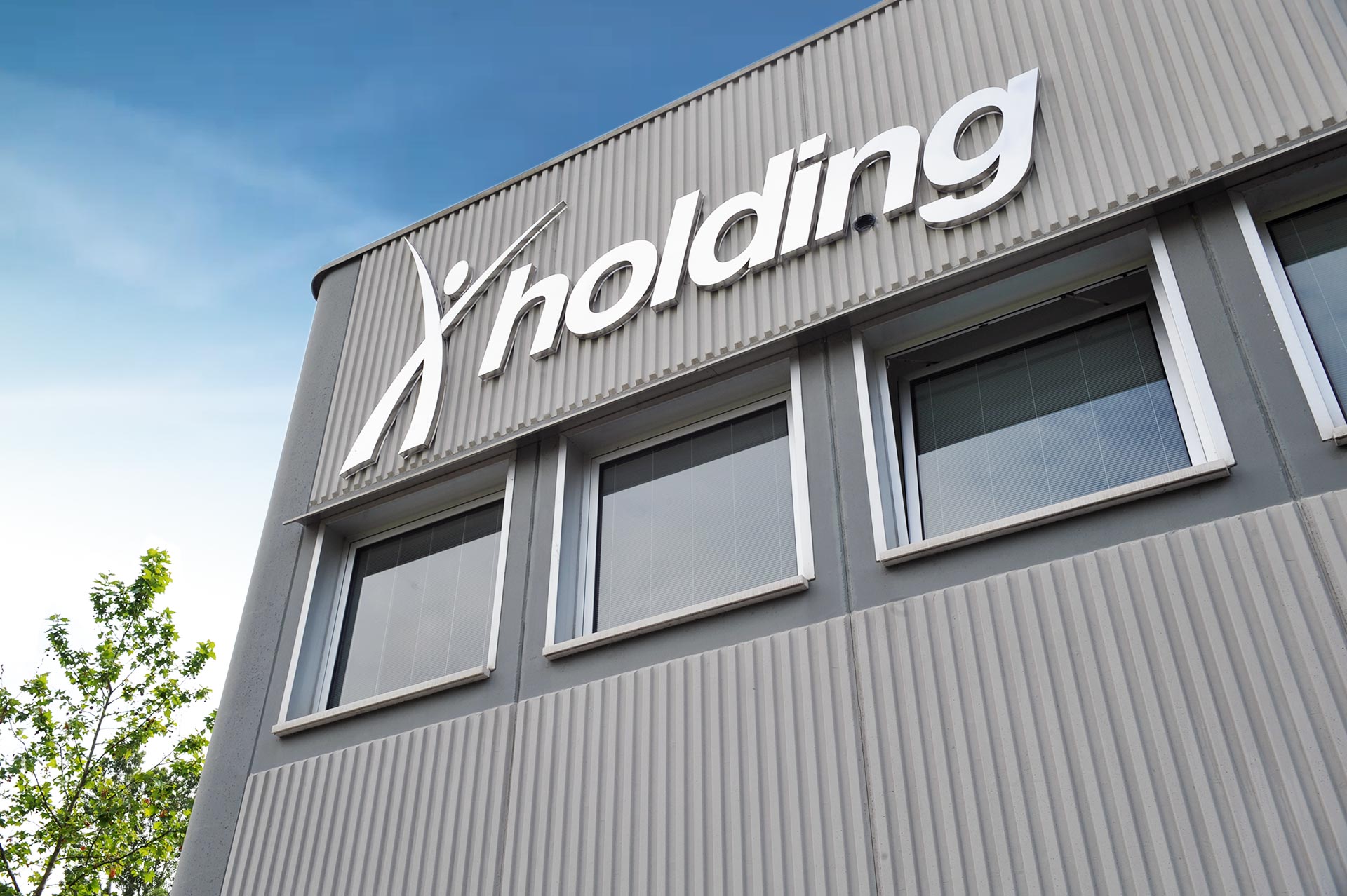 Xholding